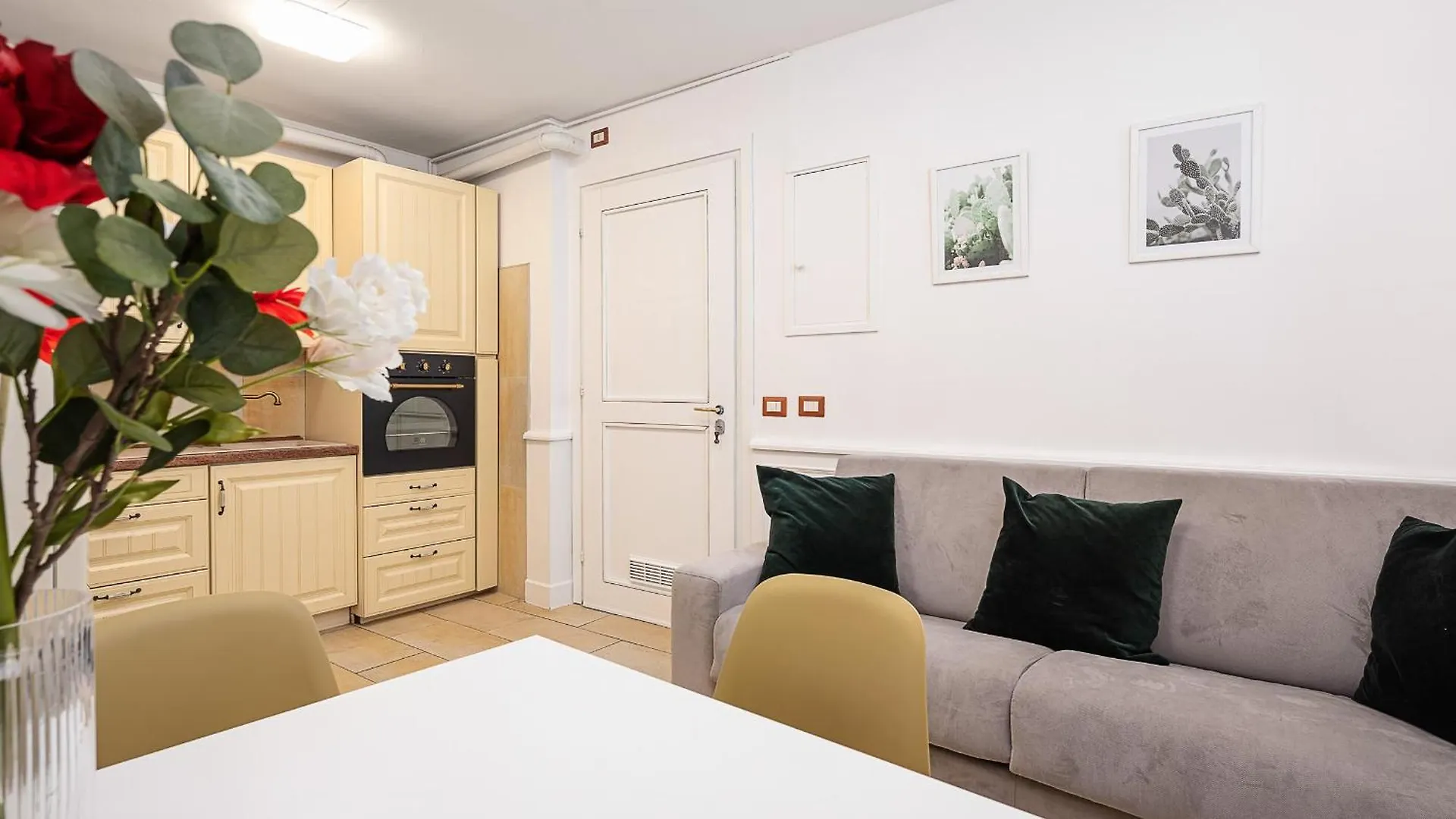 Classbnb - Apartment Just A 5 Minute Walk From Piazza Duomo Milan 0*,  Italy